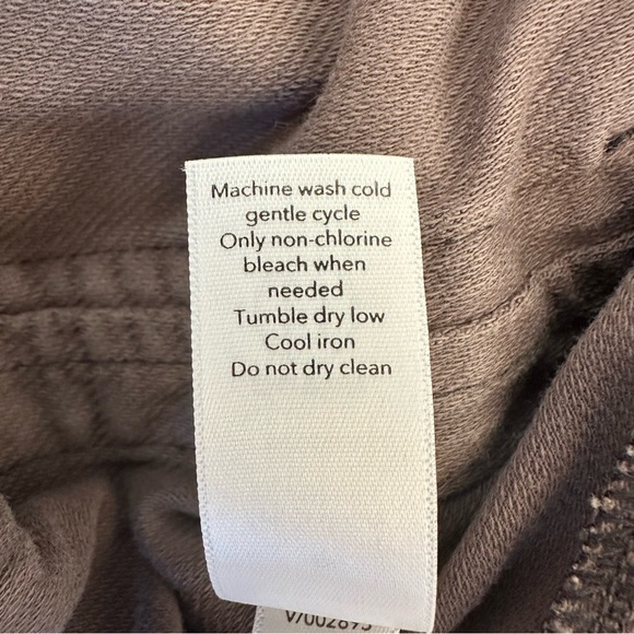 Athleta Farallon Women’s Brown Camo Shorts Size: 6 - Picture 8 of 10